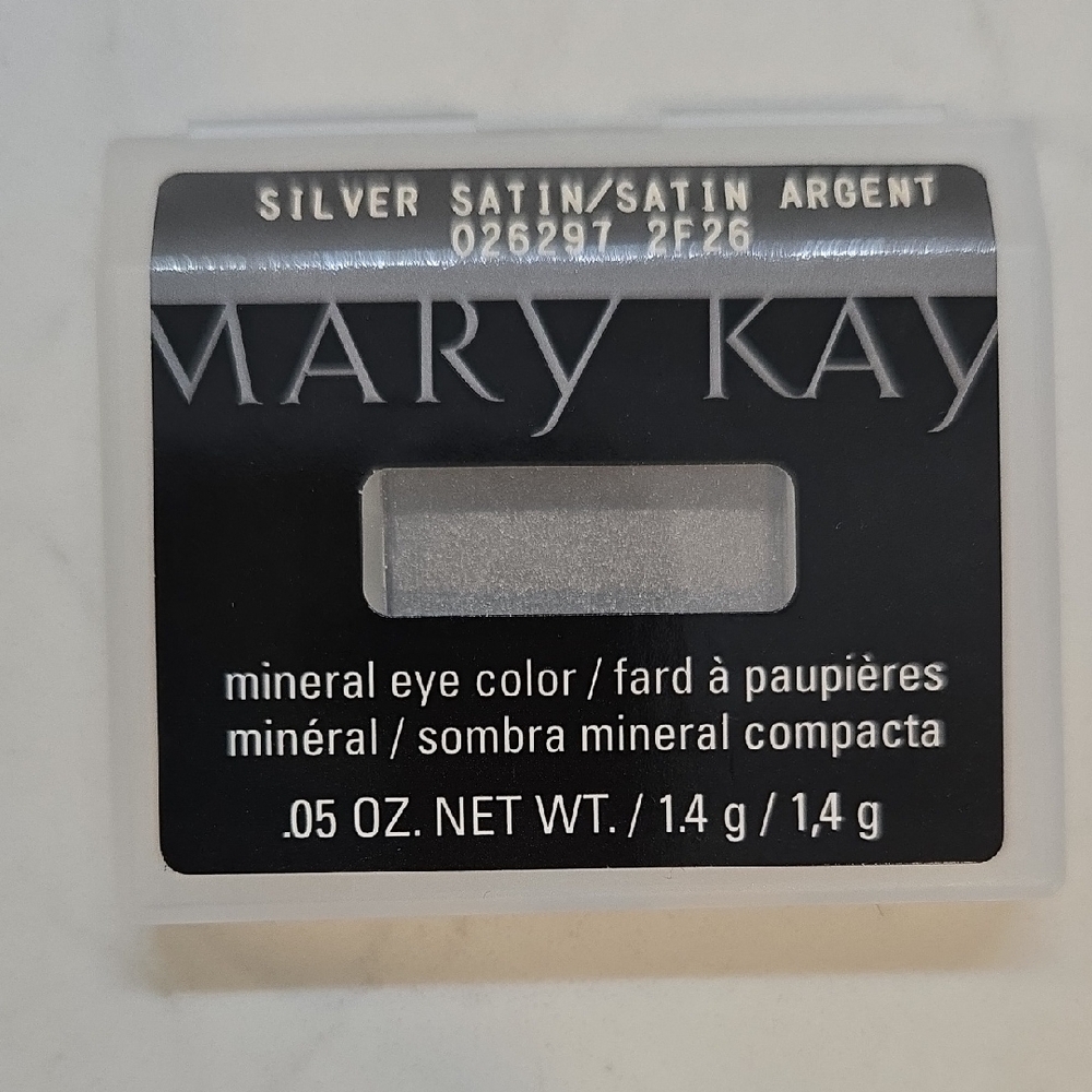 Mary Kay Silver Satin Mineral Eye Shadow